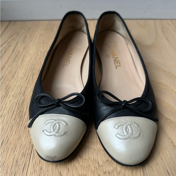 Authentic Chanel Ballet Flats Ballerina Size 37.5 BLACK/GOLD - Picture 2 of 12